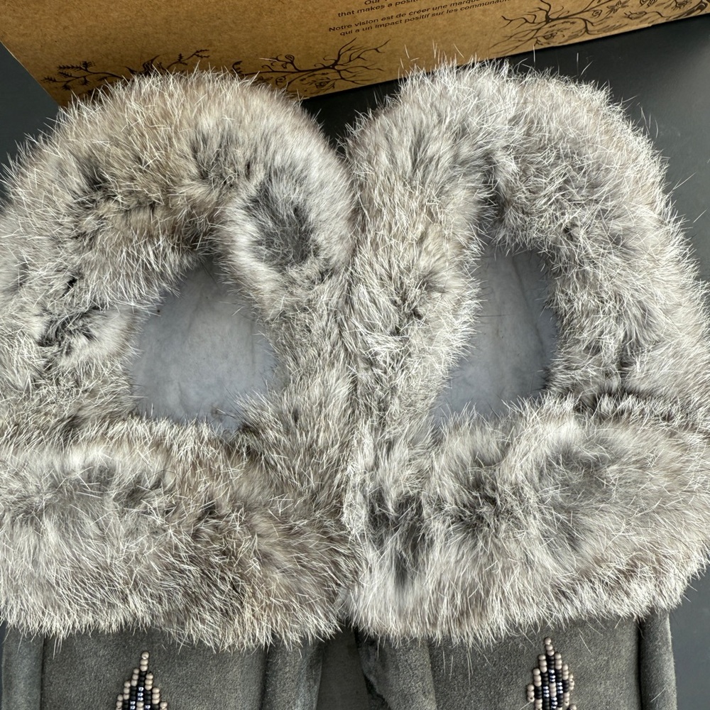 Manitobah Mukluks Tipi Women's Moccasins - Picture 5 of 7
